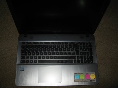 ASUS F541U bärbar dator med Intel Core i3