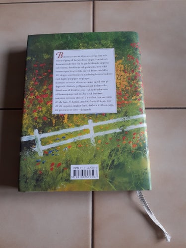 Barnens Svenska Sångbok. Text, notbok. Utgiven 2001.