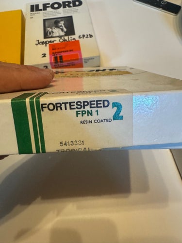 Fotografiskt papper Ilford och Forte