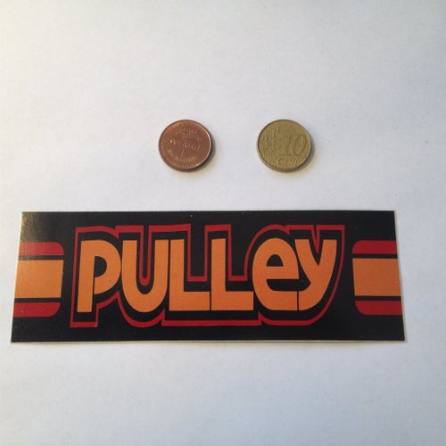Pulley - Klistermärke/sticker - 130x45mm