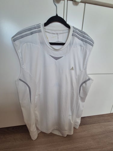 Adidas vit linne, storlek M