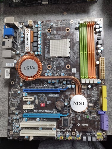 MSI DK4790GX Platinum Moderkort