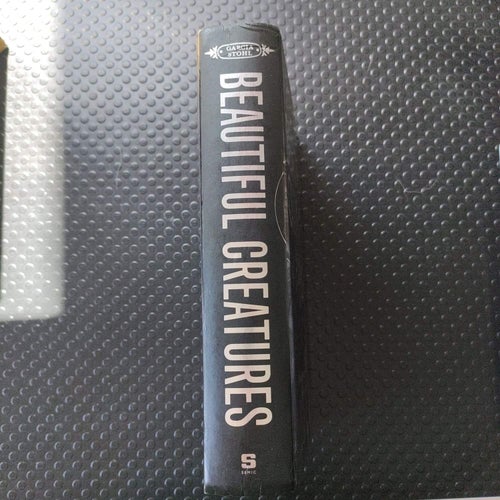 1:a boken Beautiful Creatures mörka drömmar, livsfarlig kärlek