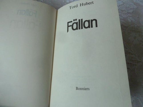 FÄLLAN, T. HUBERT, 1975,  BÖCKER