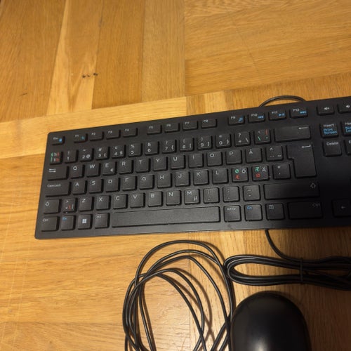 Dell-nytt skick! Komplett set med tangentbord och mus (modell KB216 + MS116