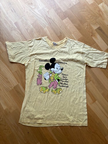 Disney gul t-shirt, storlek M