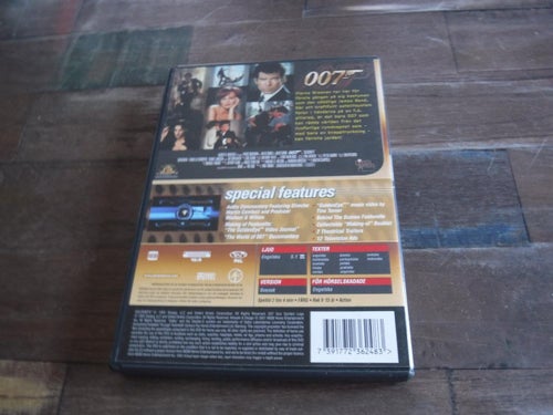 DVD Världen räcker inte till agent 007