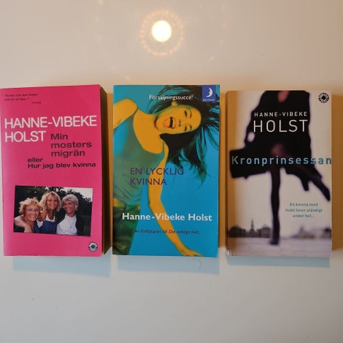 Hanne-Vibeke Holst Bokpaket: Min mosters migrän, En lycklig kvinna,