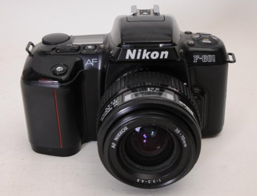 Nikon F-601 systemkamera med AF Nikkor 35-70 mm objektiv
