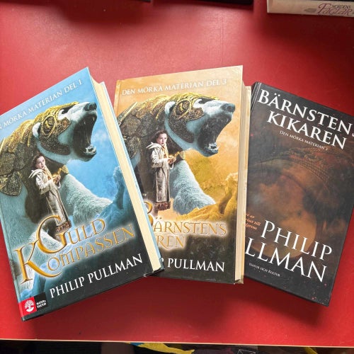 GULDKOMPASSEN + DEN SKARPA EGGEN + BÄRNSTENSKIKAREN Philip Pullman