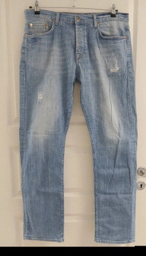 Jeans W36 L34 med slitningsdetaljer