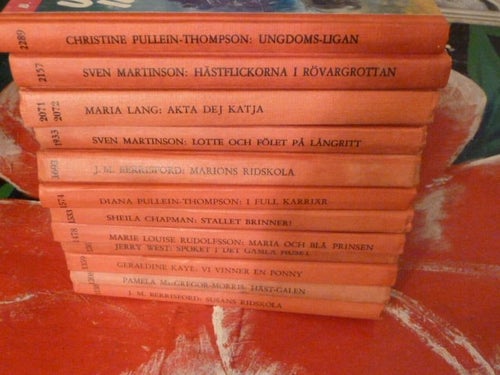 BOK, 12 STYCKEN BÖCKER, 11 STYCKEN B. WAHLSTRÖMS FLICKBÖCKER & 1 ST B. W. UNGDOM