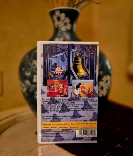 RINGAREN I NOTRE DAME. VHS 1995 || RÖD KASSETT || DISNEY.