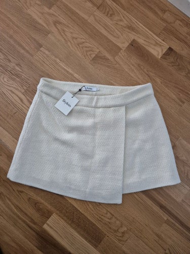 Kjol från Stylein