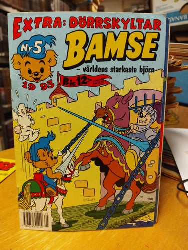 Bamse 1993 nr 5 med dörrskyltar. Very Fine plus