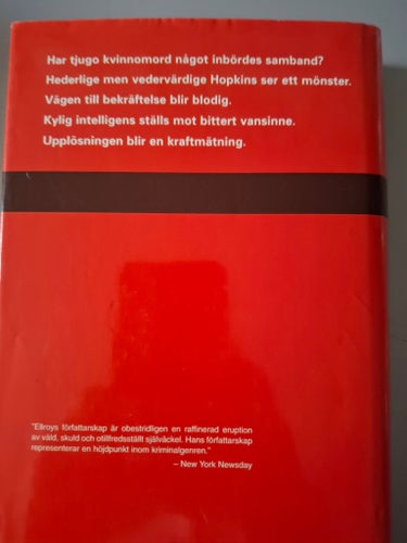 Blodröd Måne av James Ellroy