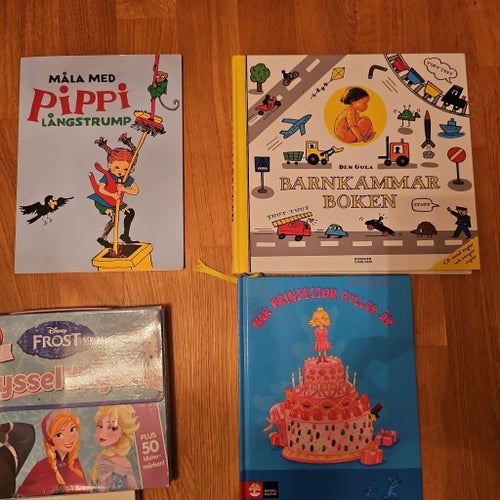 7 böcker + spelkortdecken inkl barnkammarboken den gula, uten fel, som nya!