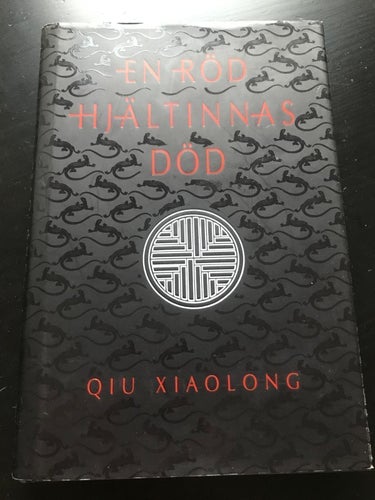 Spännande kriminalroman av Qiu Xiaolong: En röd hjältinnas död