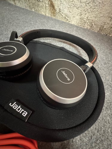 Jabra Evolve 65 trådlösa hörlurar med USB-adapter och fodral