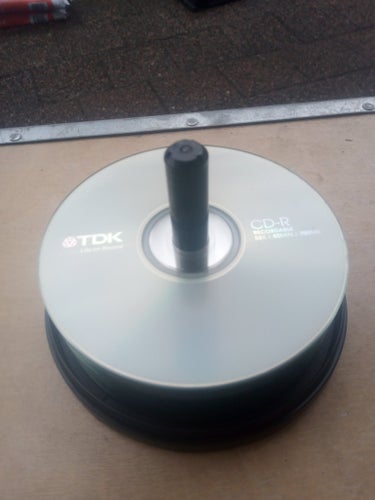 Stort parti tomma skivor: TDK CD-R på spindel (20 st) + 4 st DVD-R skivor