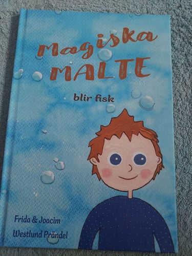 Barnbok 2023 Magiska MALTE blir fisk Höjd 25 cm Bredd 17,2 cm