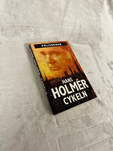 Hans Holmér – Cykeln | Inbunden polisroman | ISBN 9789143021387