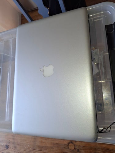 *Ej testad* MacBook Pro skärm A1286 Original Säljes *DEFEKT*