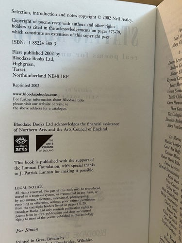 Staying Alive real poems for unreal times by Neil Astley, bok, Very fine plus