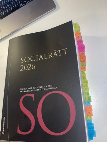 SOCIALRÄTT 2026 - Lagbok för socionomer och andra professionsutbildningar