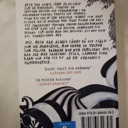 En hondjävuls liv och lustar av Fay Weldon. bok, ny oläst. pocket