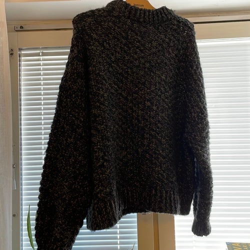 Weekday stickad mörkgrå tröja