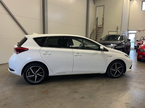 Hybrid e-CVT Intense Edition Kamera 136hk