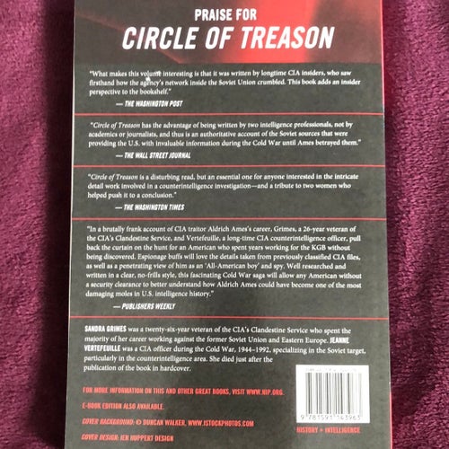 Circle of Treason av Sandra Grimes och Jeanne Vertefeuille, 2012