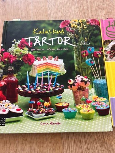 Tre kokböcker för tårtkalas