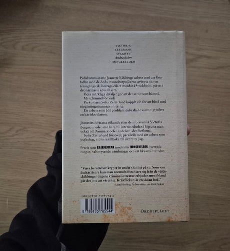 HUNGERELDEN: INBUNDEN BOK | 409 SIDOR.