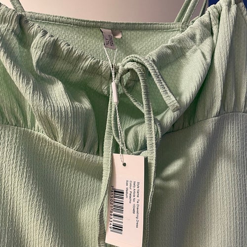 ny klänning mint med etiketter