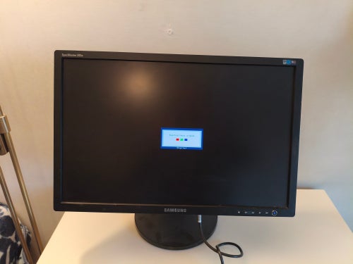 Samsung 24" Höj & Sänkbar/Vridbar Bildskärm/Datorskärm