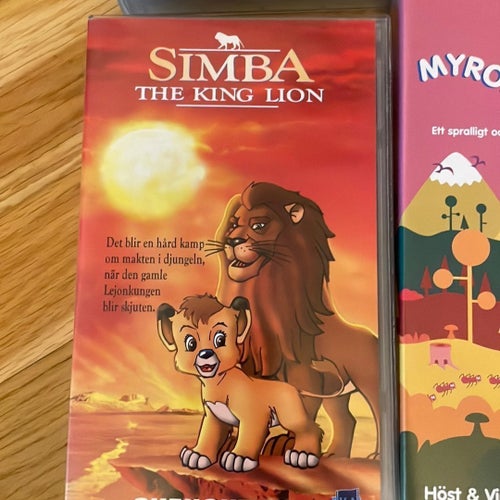 VHS-filmer: Asterix, Babar, Tintin, Pippi Långstrump, Lejonkungen, Myror i
