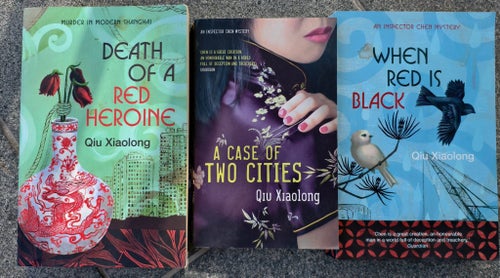 Kriminalpaket: Death of a Red Heroine, When red is black, Case of two cities