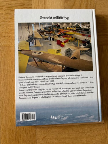 Svenskt militärflyg av Bo Widfeldt / Åke Hall