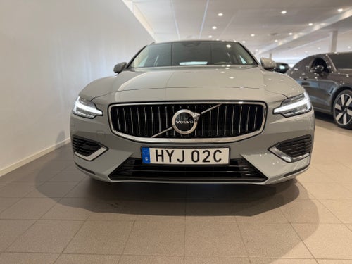Volvo V60 Recharge T6 II Plus Bright Dragkrok / Backkamera / 10 000 i tillbehör