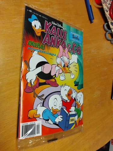 Kalle Anka 2001 nr 40 med extra Monsterklämma. inplastad
