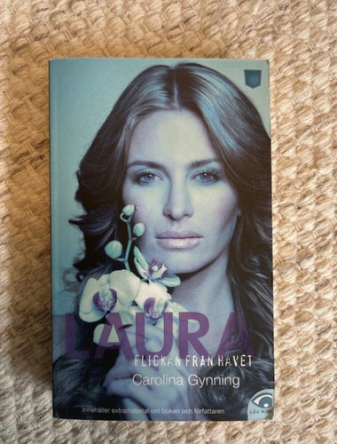 Laura - Flickan från havet
