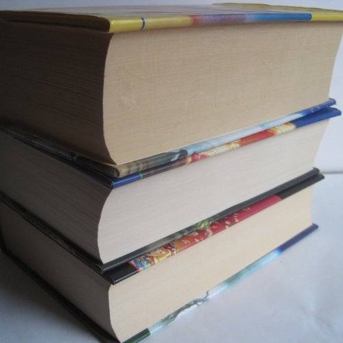 Harry Potter ,J.K. Rowling, FIRST EDITION, NYA, 2 st,en bok med feltryck + 1