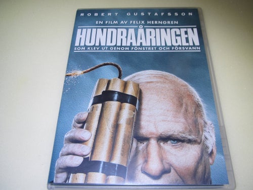 Hundraåringen som klev ut genom fönstret och försvann DVD Och Hundraettåringen
