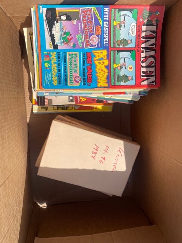 Stor samling Knasen tidningar