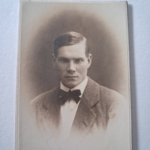 Porträttfotografi, Vacker man med fluga, Växjö