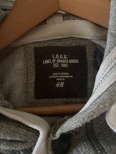 H&M grå huvtröja L.O.G.G. Label of Graded Goods Storlek M