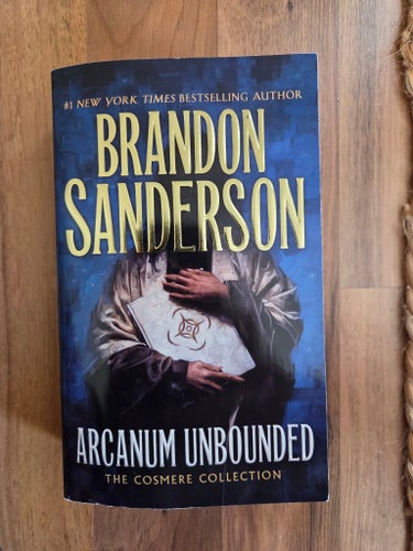 Arcanum Unbounded: The Cosmere Collection av Brandon Sanderson