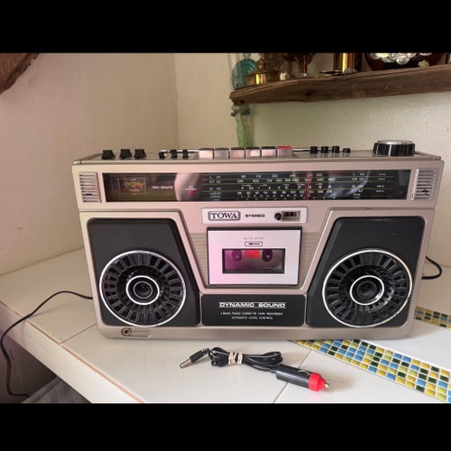 Radio/ towa/ stereo/ dynamic sound/ made in Japan/ el radio/ batteri
